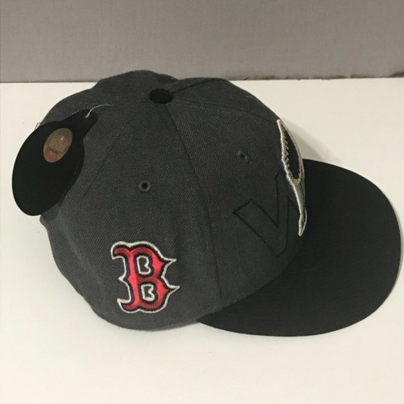 Boston Red Sox 2018 World Series Hat - Picture 3 of 5